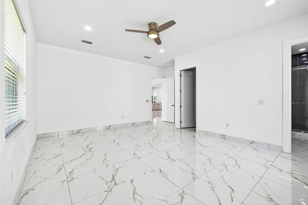 Empty room, Interior, Marble, Recessed Lighting