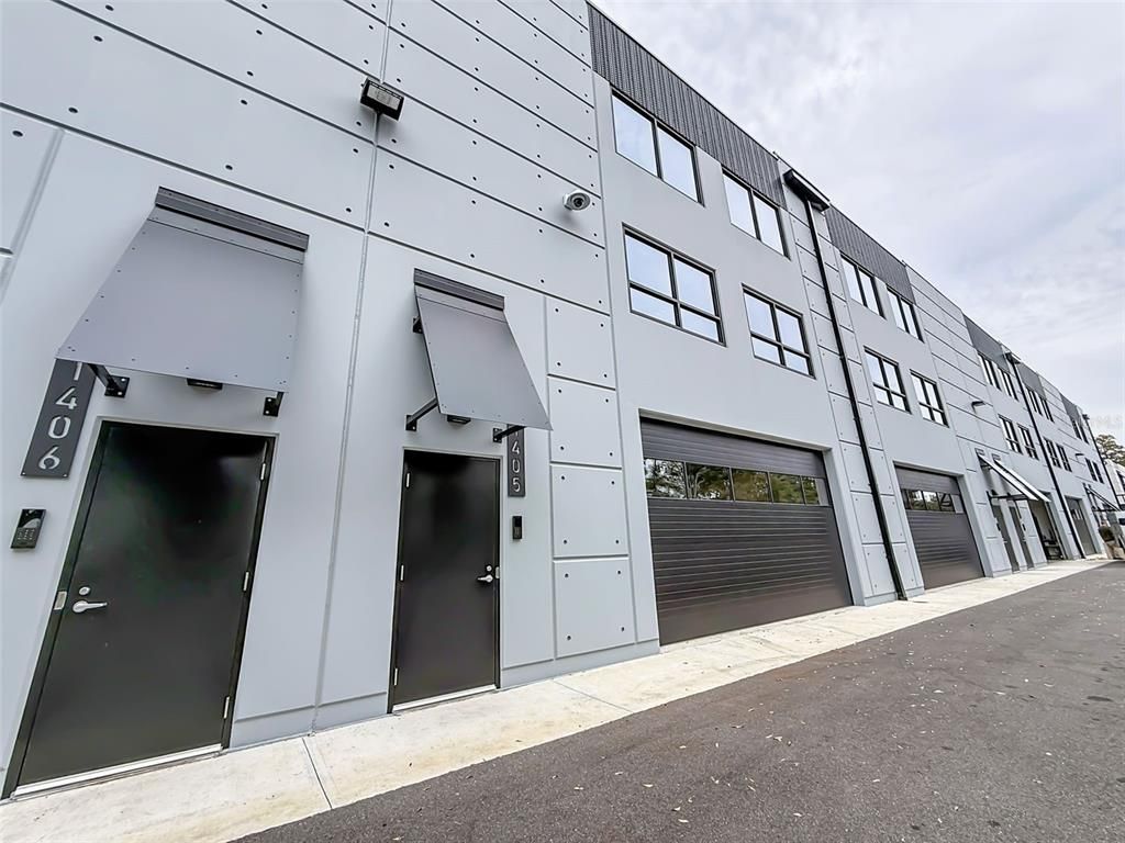 Exterior, Facade, None