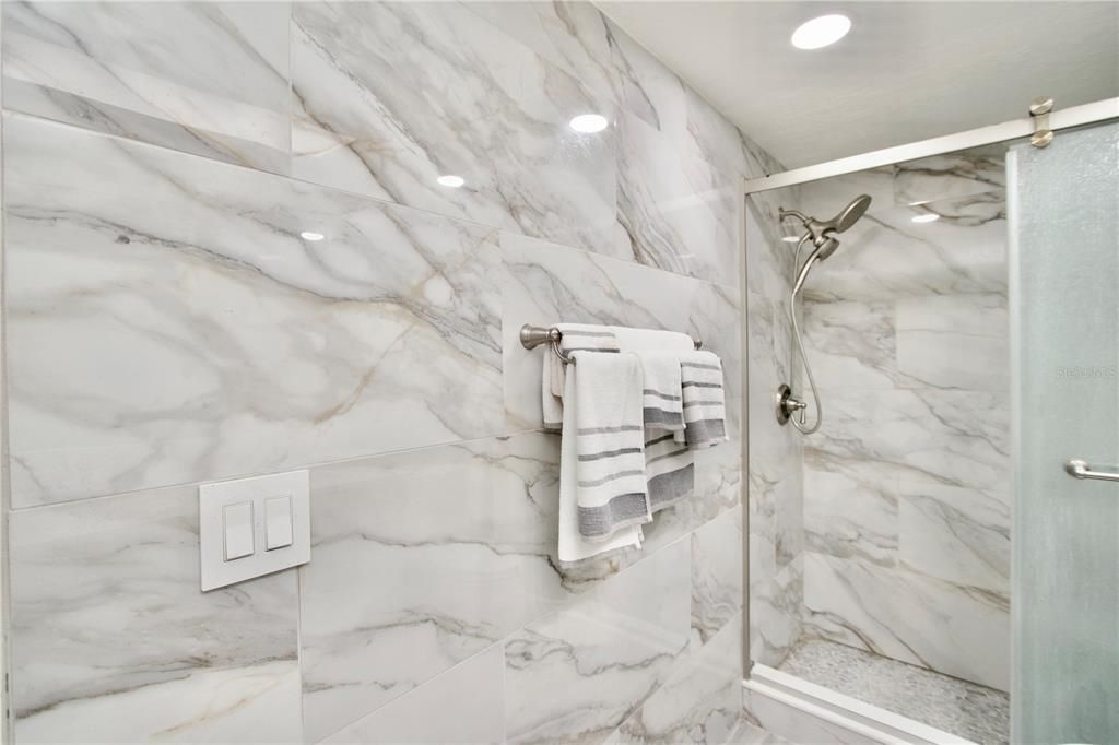 Bathroom, Interior, Marble, Marble Walls, Recessed Lighting