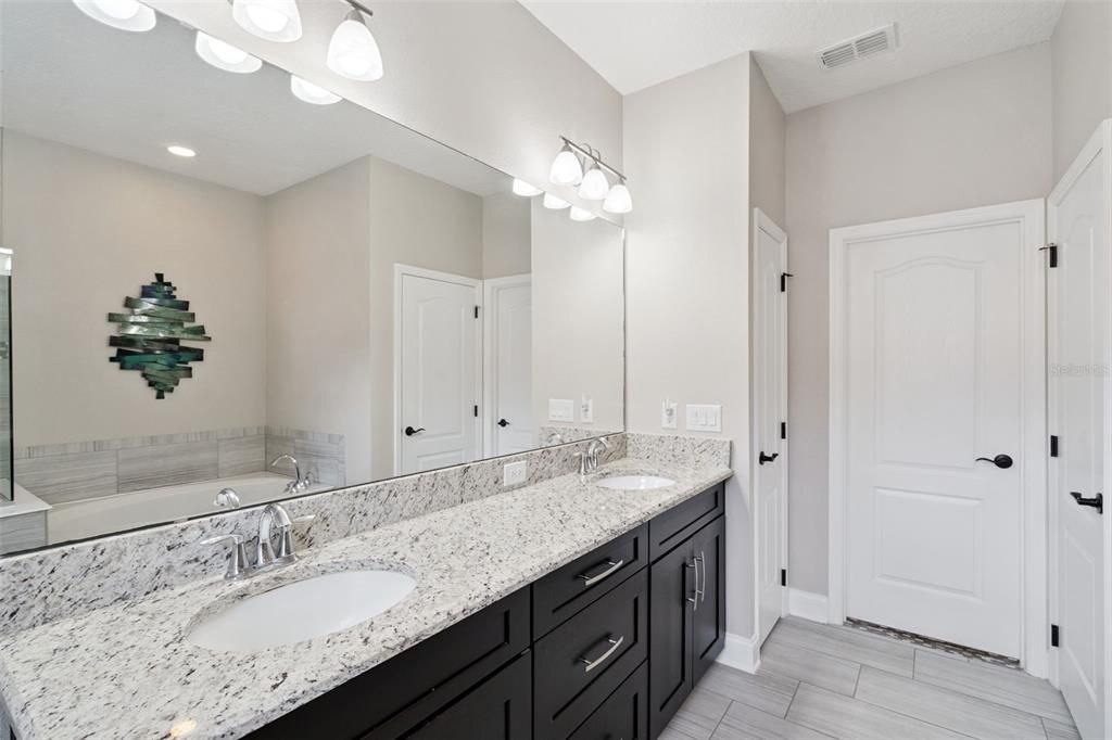 Bathroom, Dual Sink Vanities, Interior, Recessed Lighting