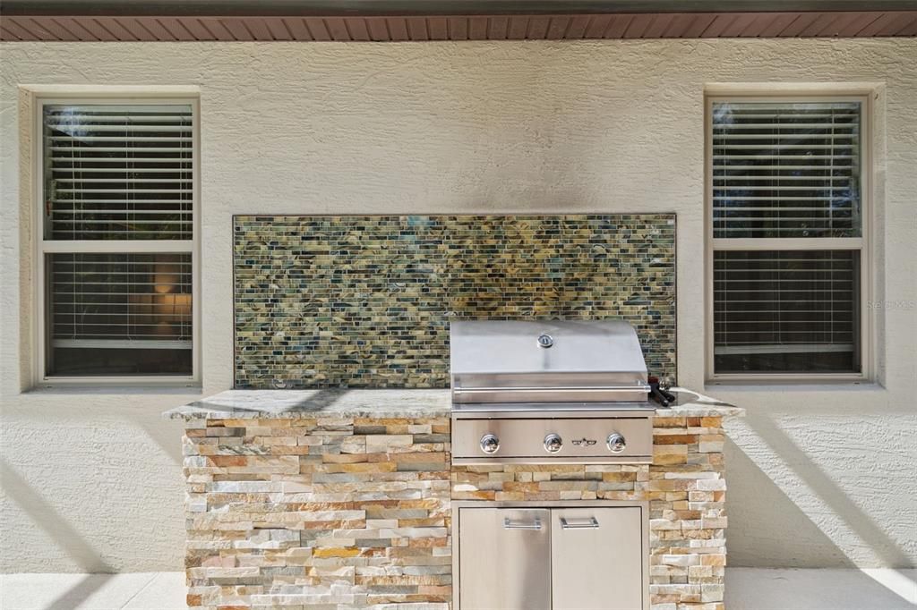 Exterior, Outdoor Kitchen
