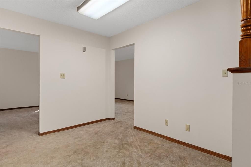 Empty room, Interior