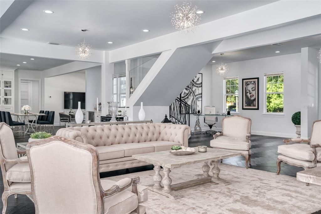 Chandelier, Dining room, Interior, Living room, Recessed Lighting, Wood Texture Flooring