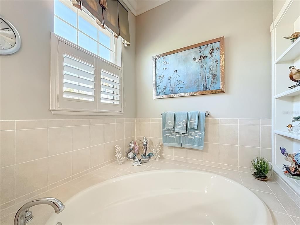 Bathroom, Interior, Tile Countertops