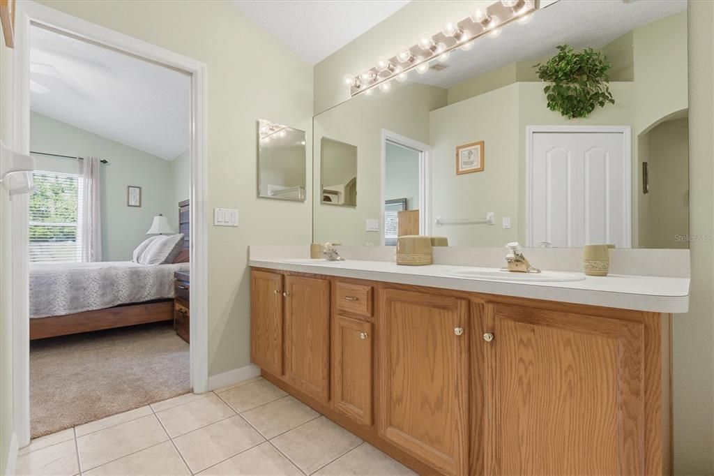Bathroom, Bedroom, Dual Sink Vanities, Interior