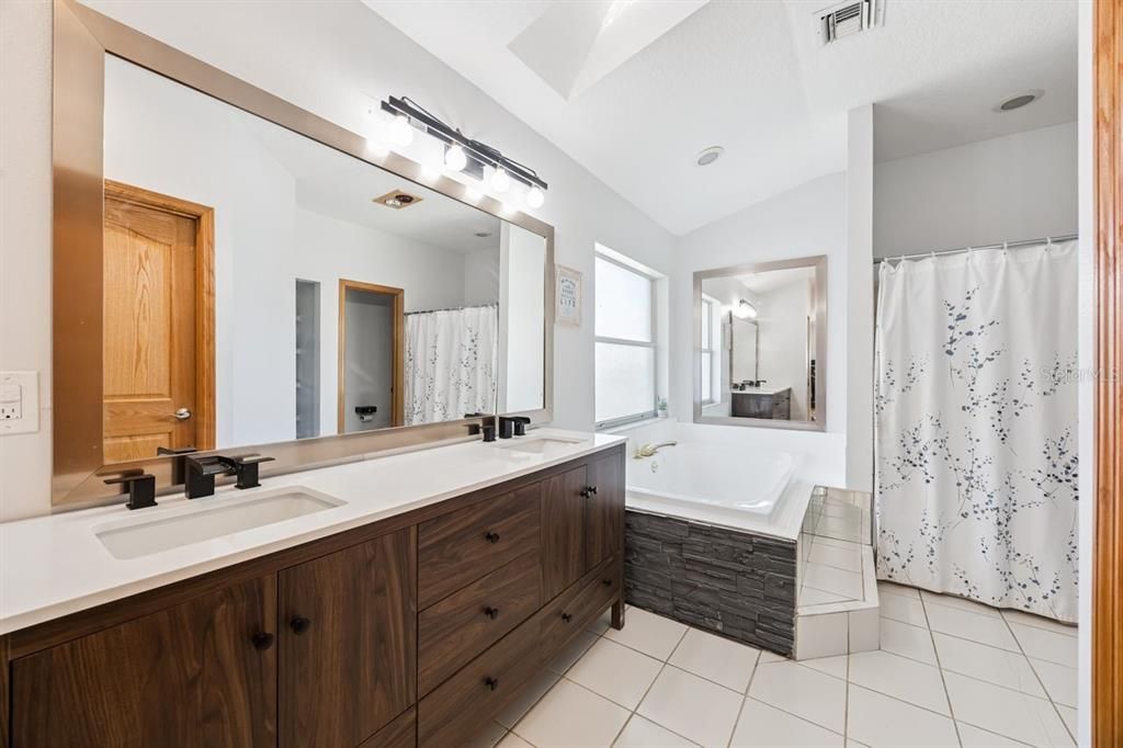 Bathroom, Dual Sink Vanities, Interior