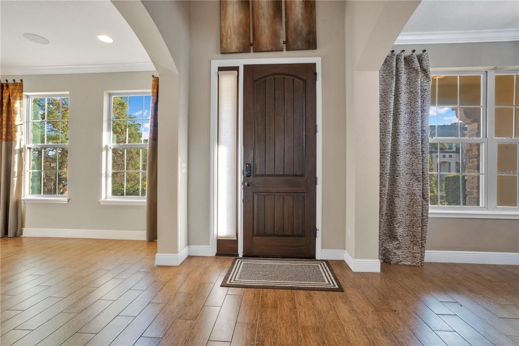 Interior, Recessed Lighting, Wood Texture Flooring