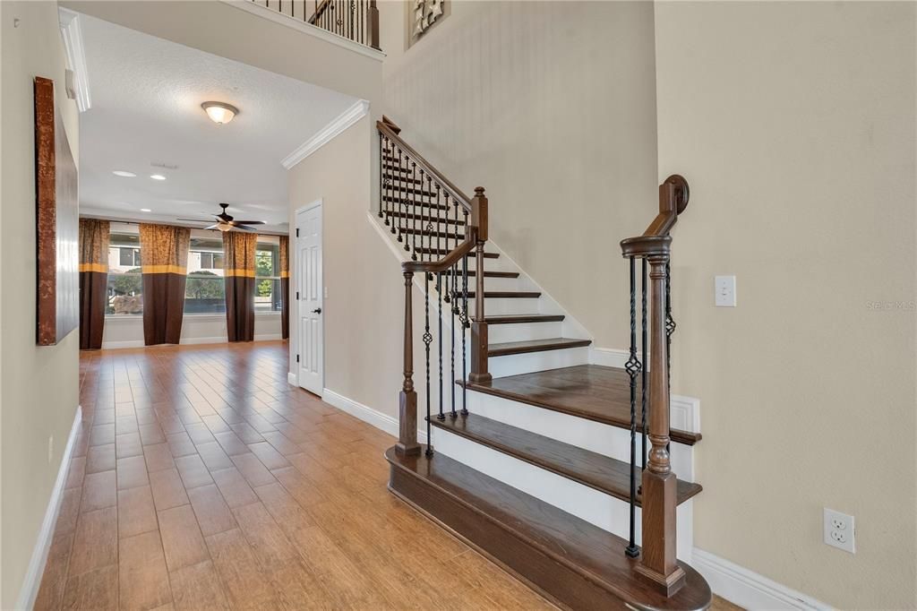 Interior, Recessed Lighting, Wood Texture Flooring