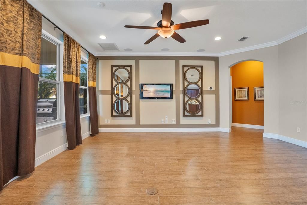 Empty room, Interior, Recessed Lighting, Wood Texture Flooring