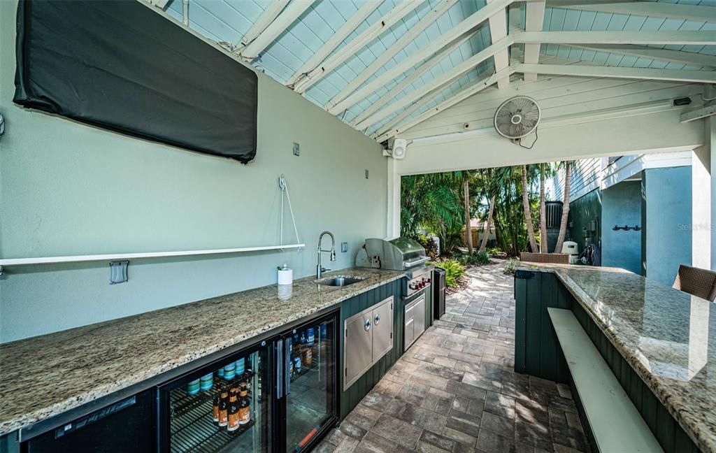 Exterior, Outdoor Kitchen