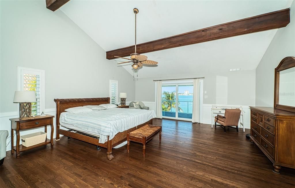 Bedroom, Interior, Water, Wooden Beams, Wood Texture Flooring