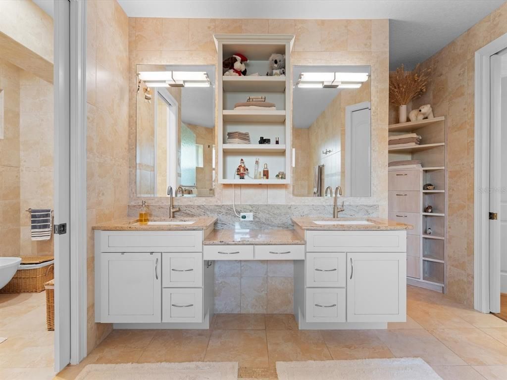 Bathroom, Dual Sink Vanities, Interior