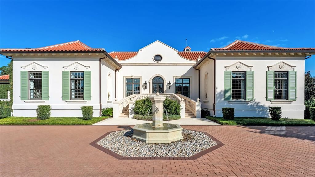 Exterior, Facade, Mediterranean