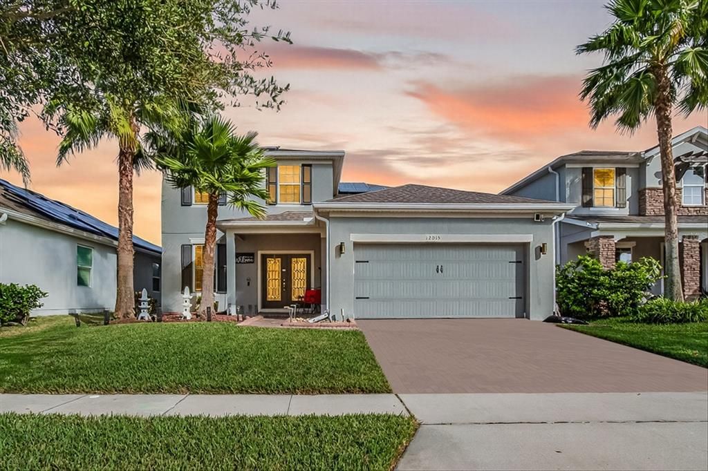 Attached, Exterior, Facade, Mediterranean