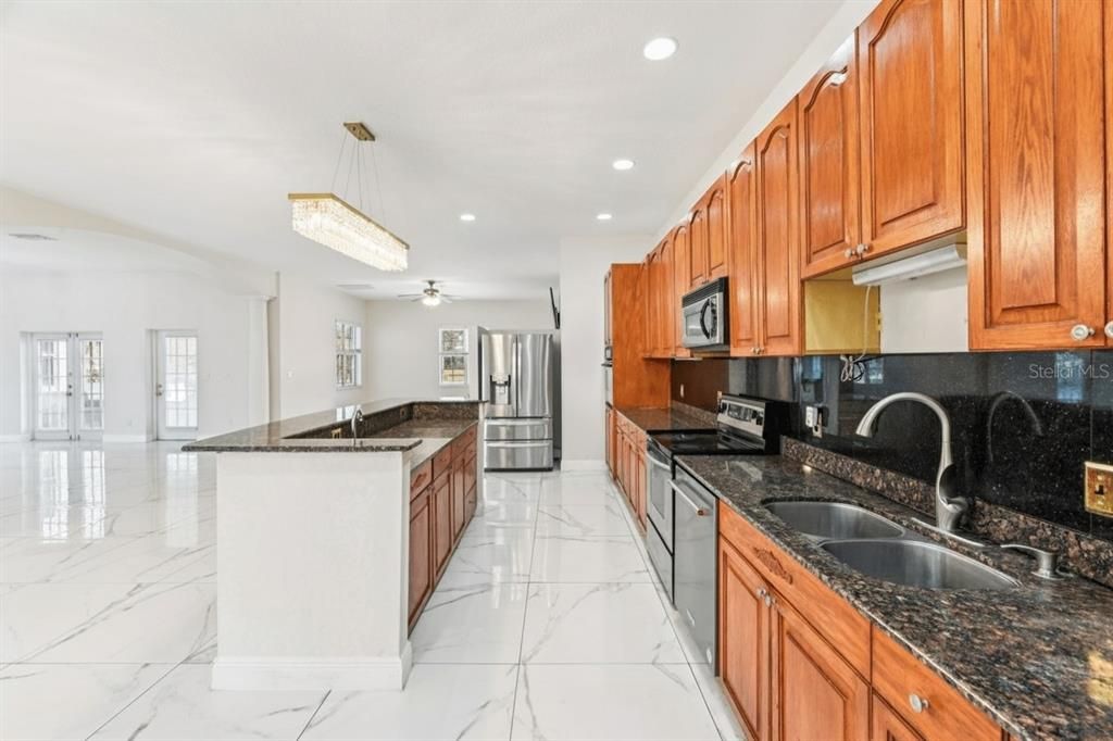 Chandelier, Interior, Kitchen, Marble, Pendant Lights, Recessed Lighting