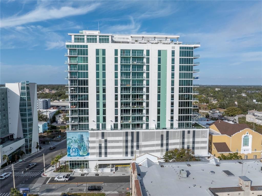 Exterior, Facade, Highrise