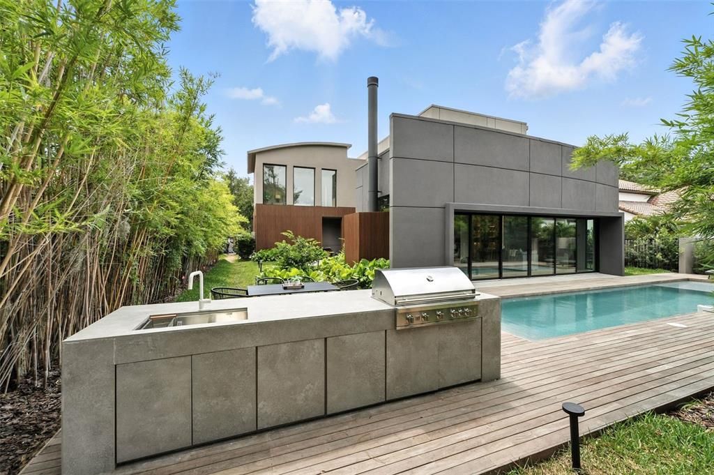 Exterior, Outdoor Kitchen, Pool