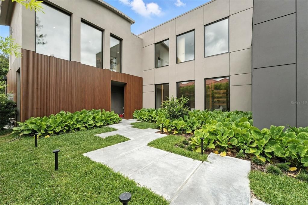 Backyard, Exterior, Facade, Modern