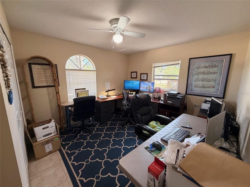 Home Office, Interior