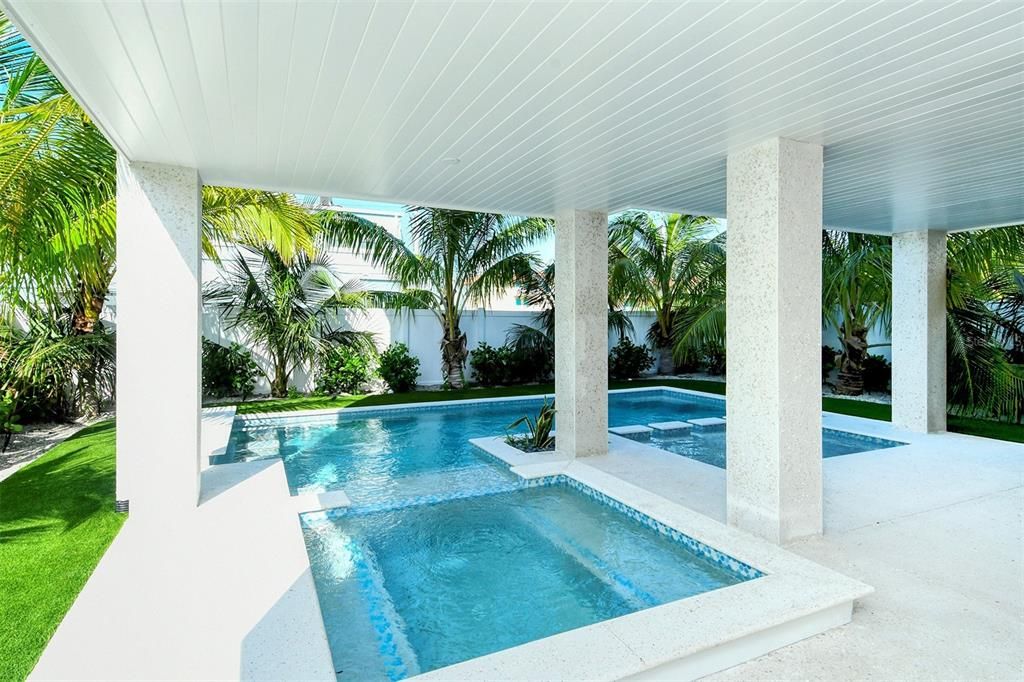 Exterior, Pool, Water