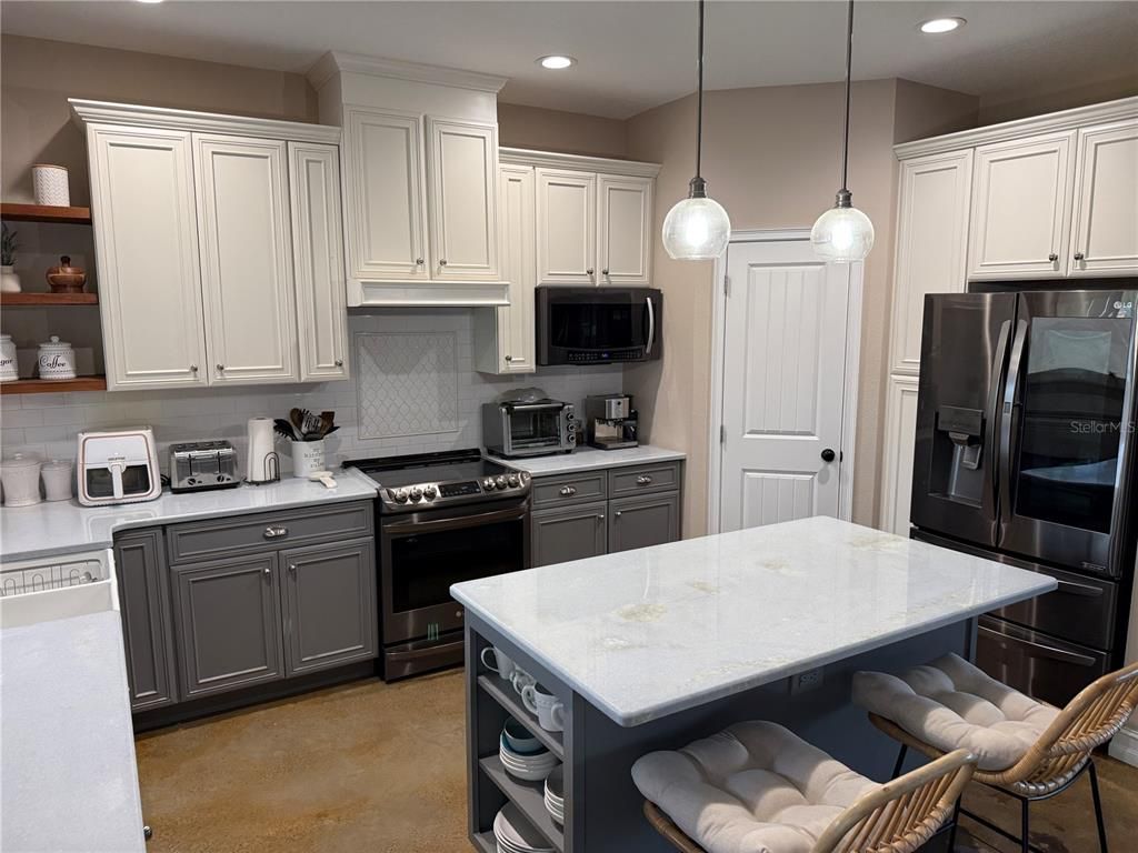 Interior, Kitchen, Pendant Lights, Recessed Lighting, Stainless Steel Appliances