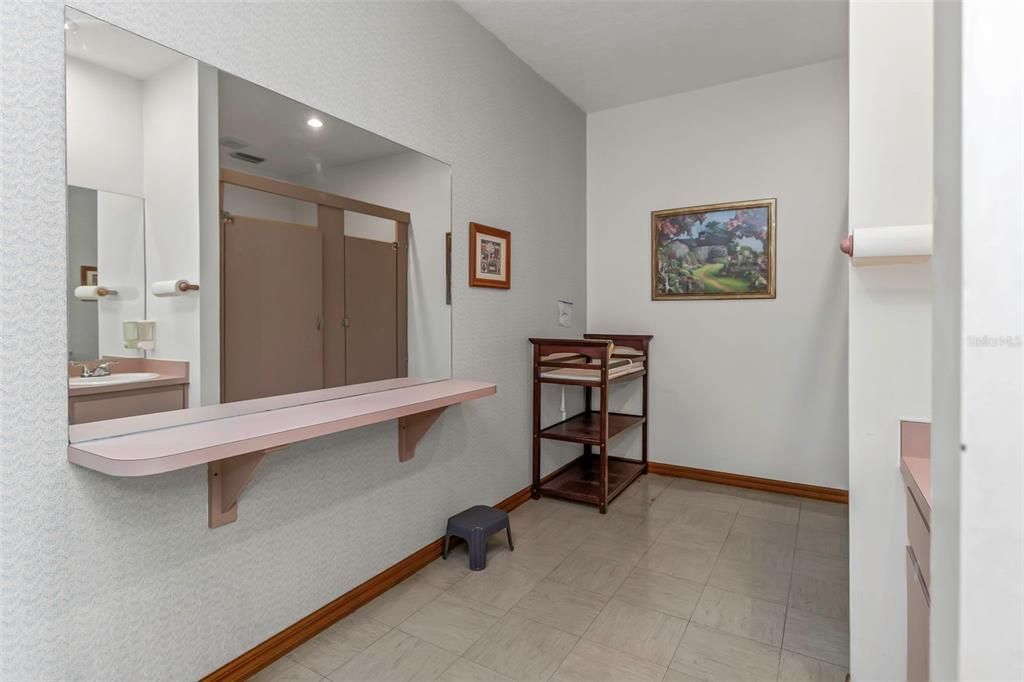 Bathroom, Interior, Recessed Lighting