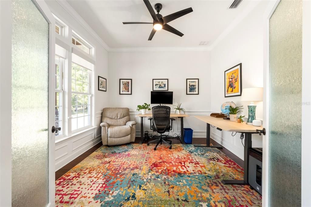 Home Office, Interior