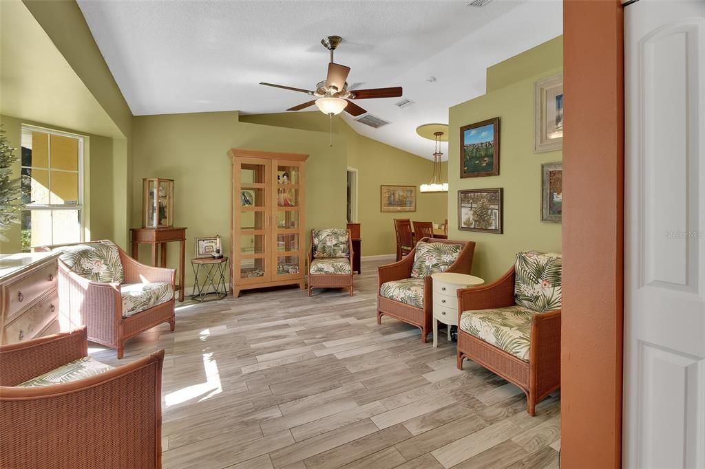 Interior, Pendant Lights, Wood Texture Flooring
