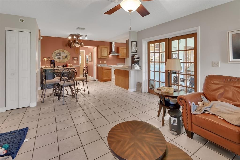 Chandelier, Dining room, Interior, Kitchen