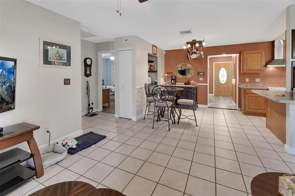 Chandelier, Dining room, Interior, Kitchen