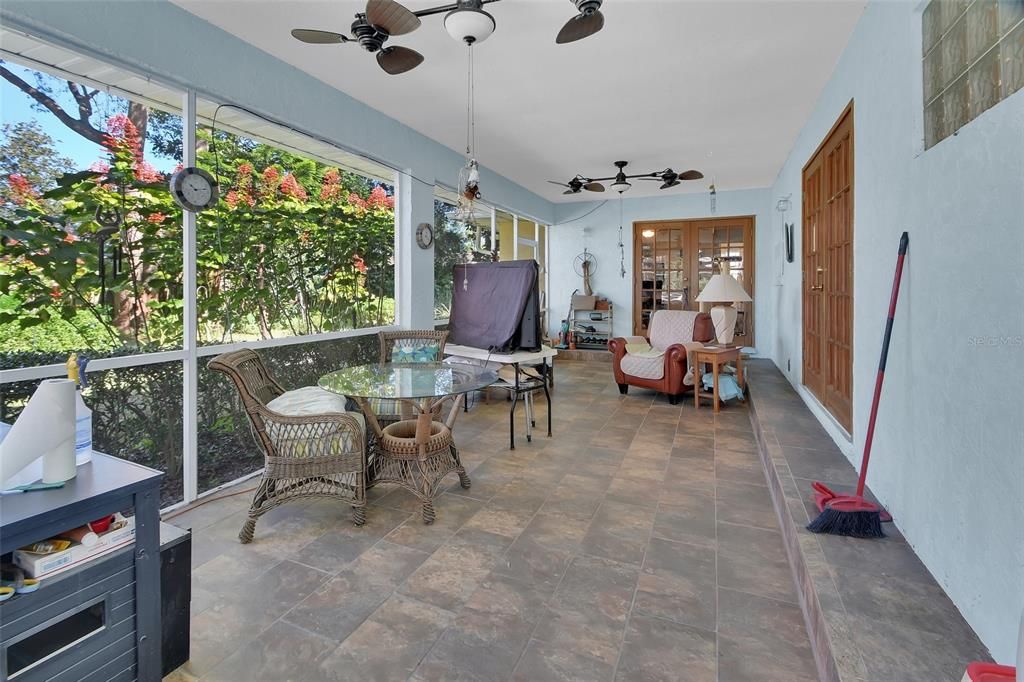 Dining room, Interior, Living room, Pendant Lights, Sun Room