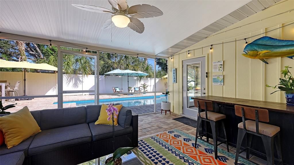 Exterior, Interior, Pool