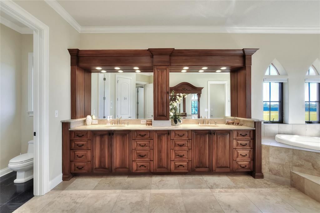 Bathroom, Dual Sink Vanities, Interior, Recessed Lighting