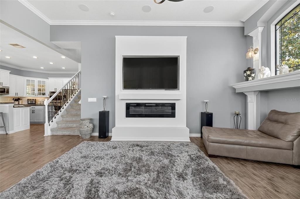 Fireplace, Interior, Kitchen, Pendant Lights, Recessed Lighting, Wood Texture Flooring