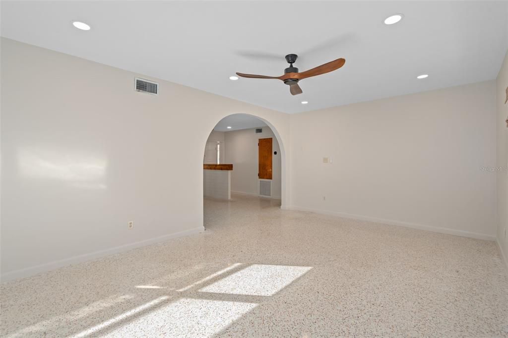 Empty room, Interior, Recessed Lighting