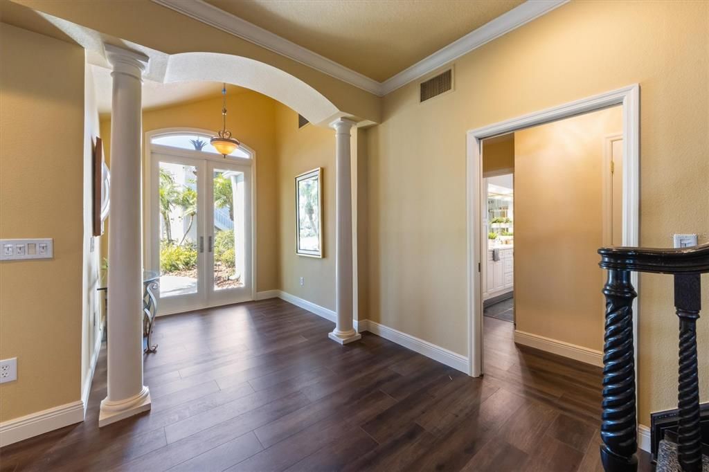 Interior, Pendant Lights, Wood Texture Flooring