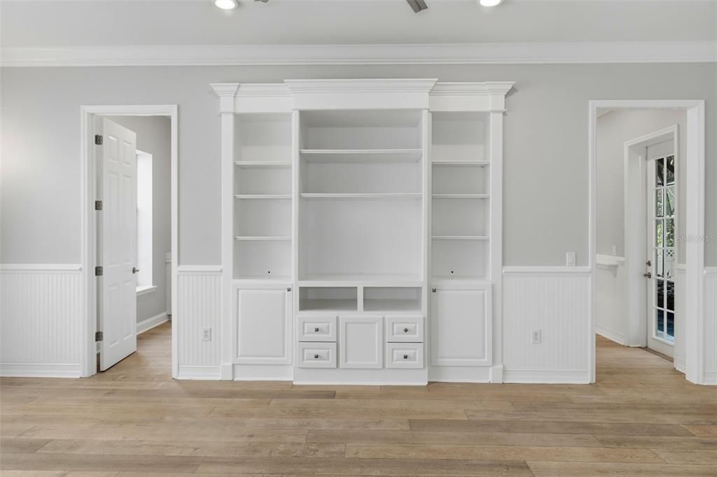 Interior, Recessed Lighting, Wood Texture Flooring