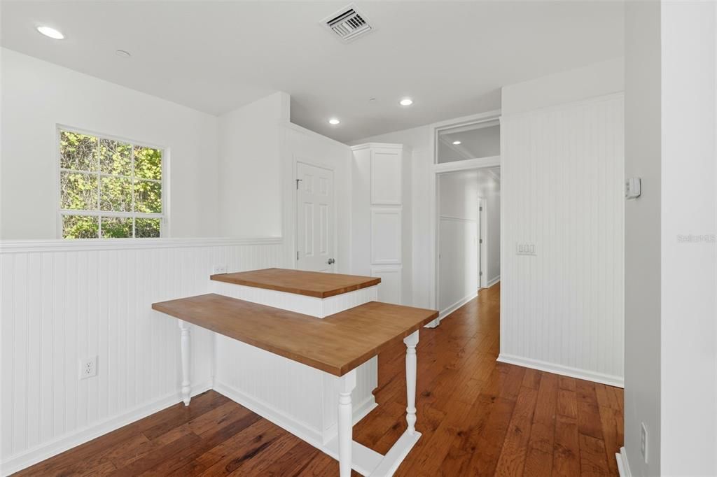 Interior, Recessed Lighting, Wood Texture Flooring