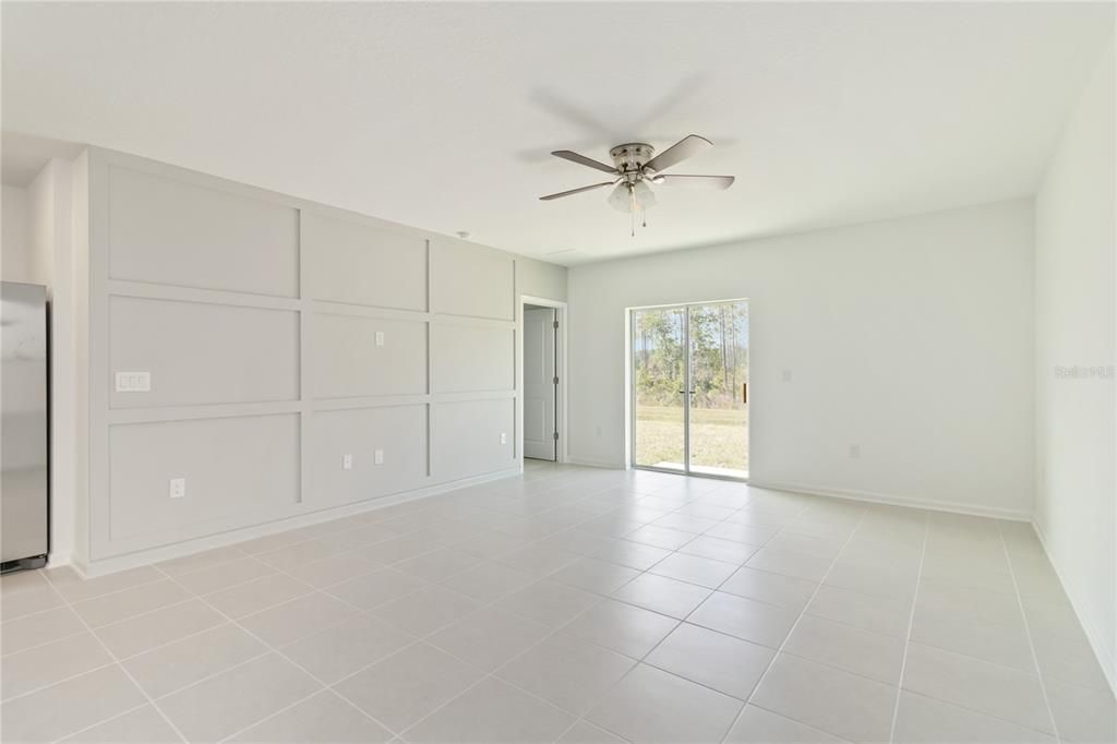 Empty room, Interior