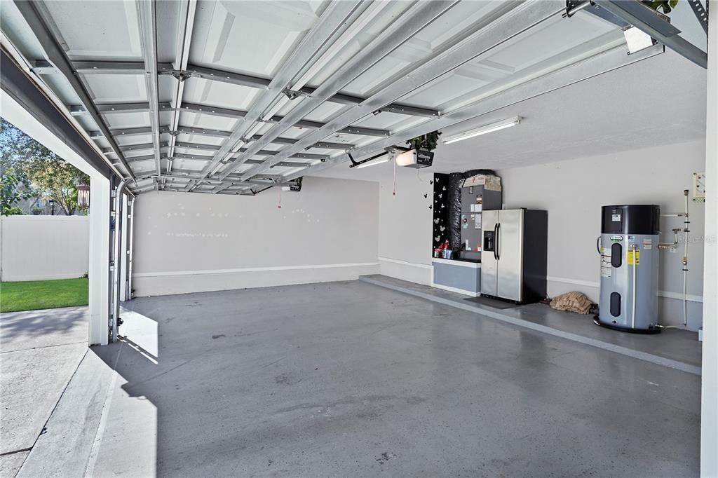 Garage, Interior