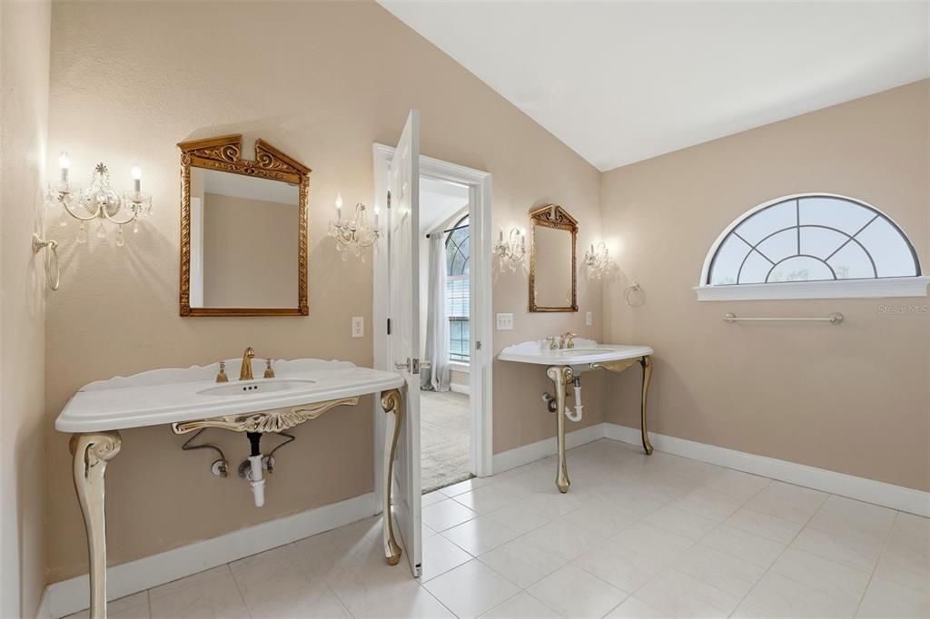 Bathroom, Dual Sink Vanities, Interior