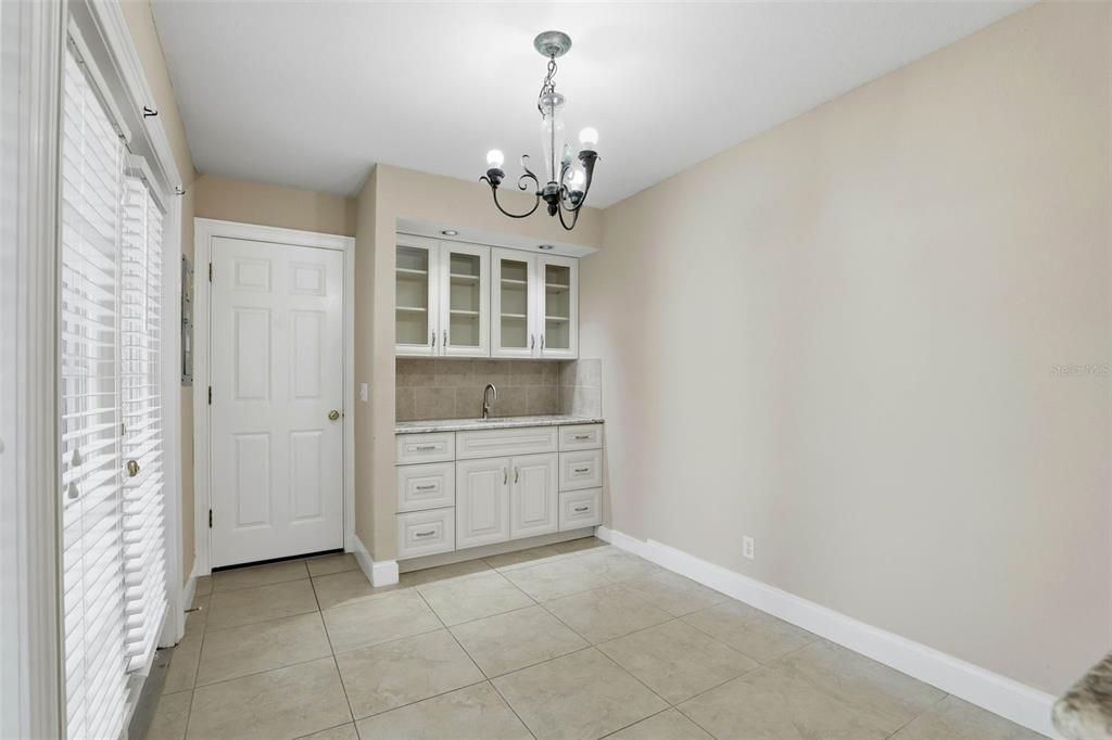 Chandelier, Interior