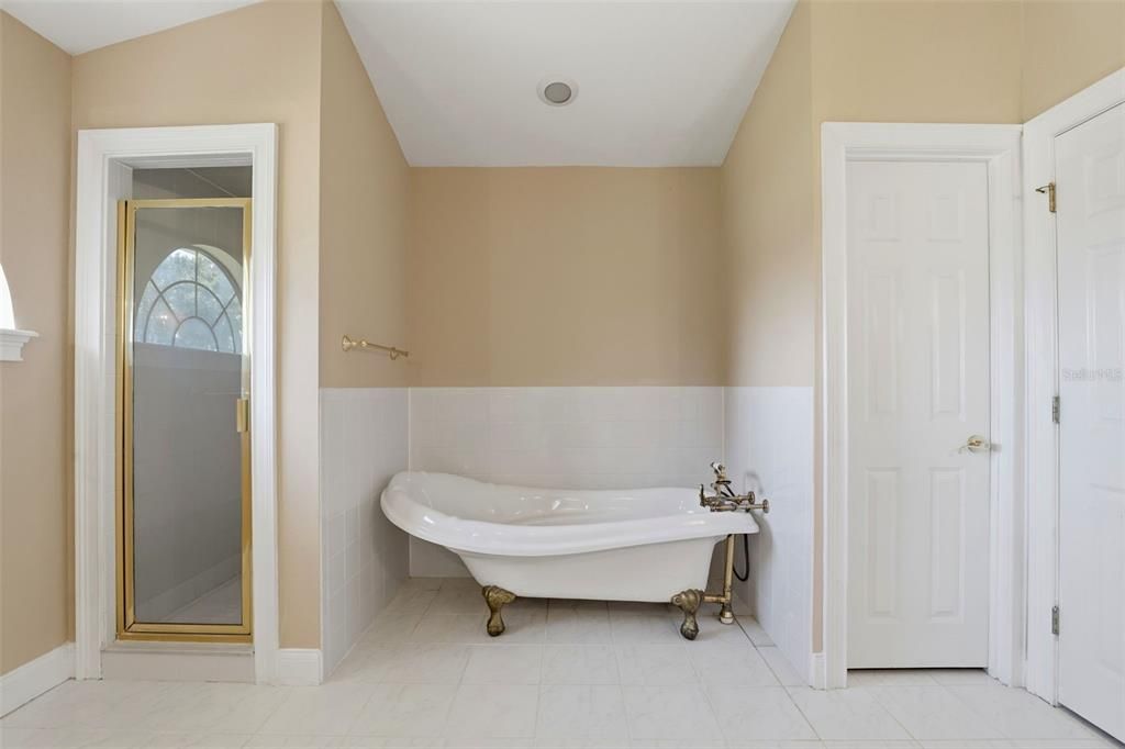 Bathroom, Free Standing Baths, Interior, Recessed Lighting