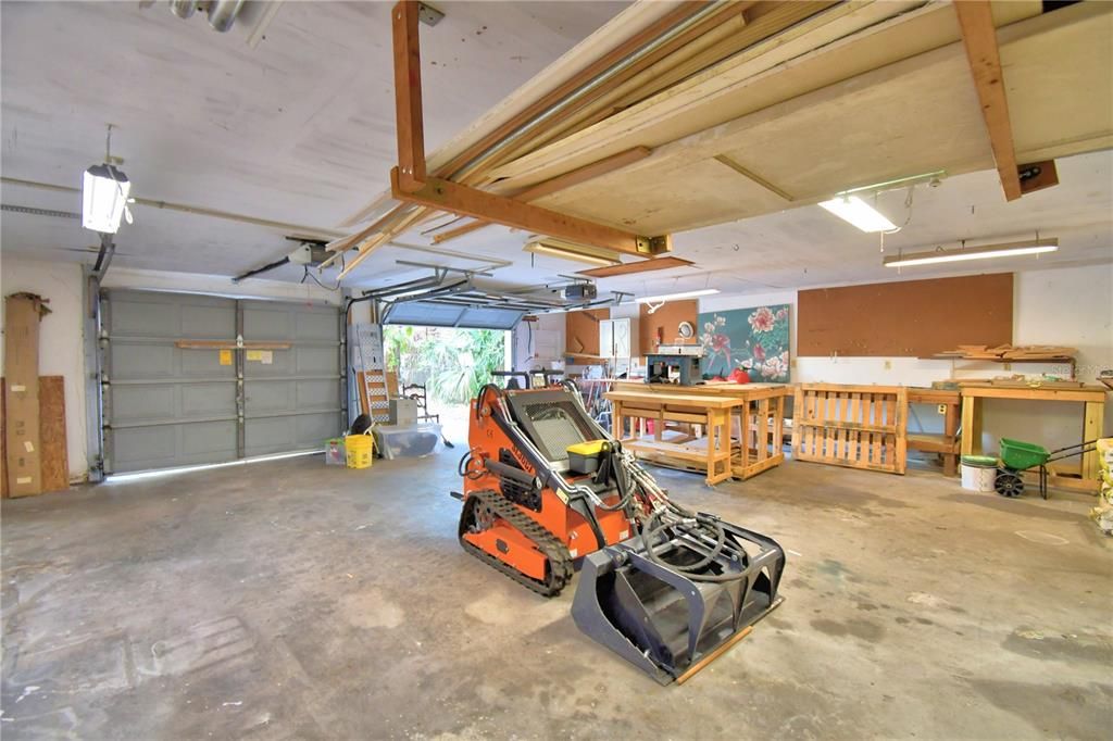 Garage, Interior