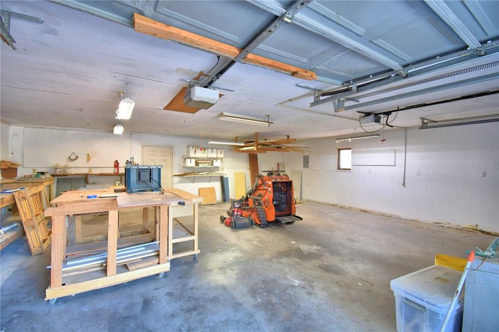 Garage, Interior