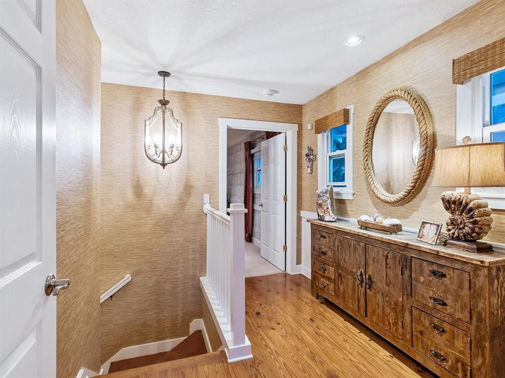 Interior, Pendant Lights, Recessed Lighting, Wood Texture Flooring
