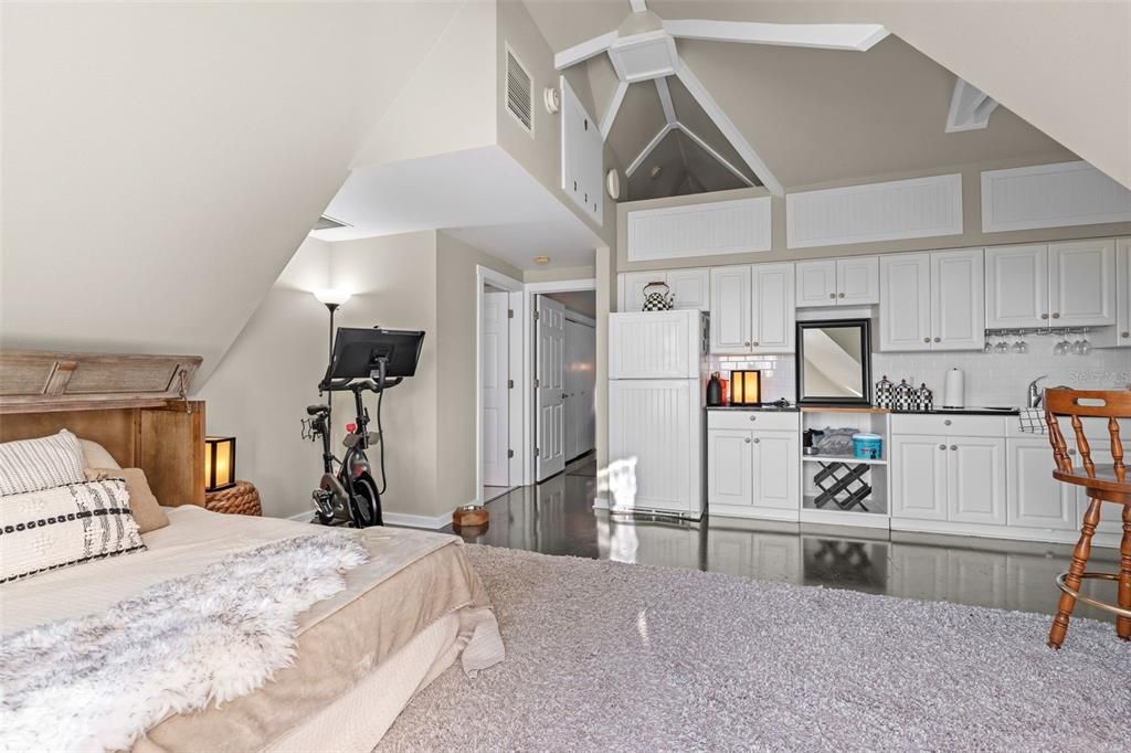 Bedroom, Fitness Equipment, Interior, Kitchen, Wood Texture Flooring