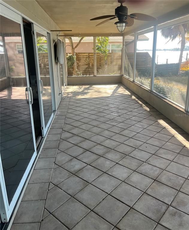 Empty room, Interior, Sun Room