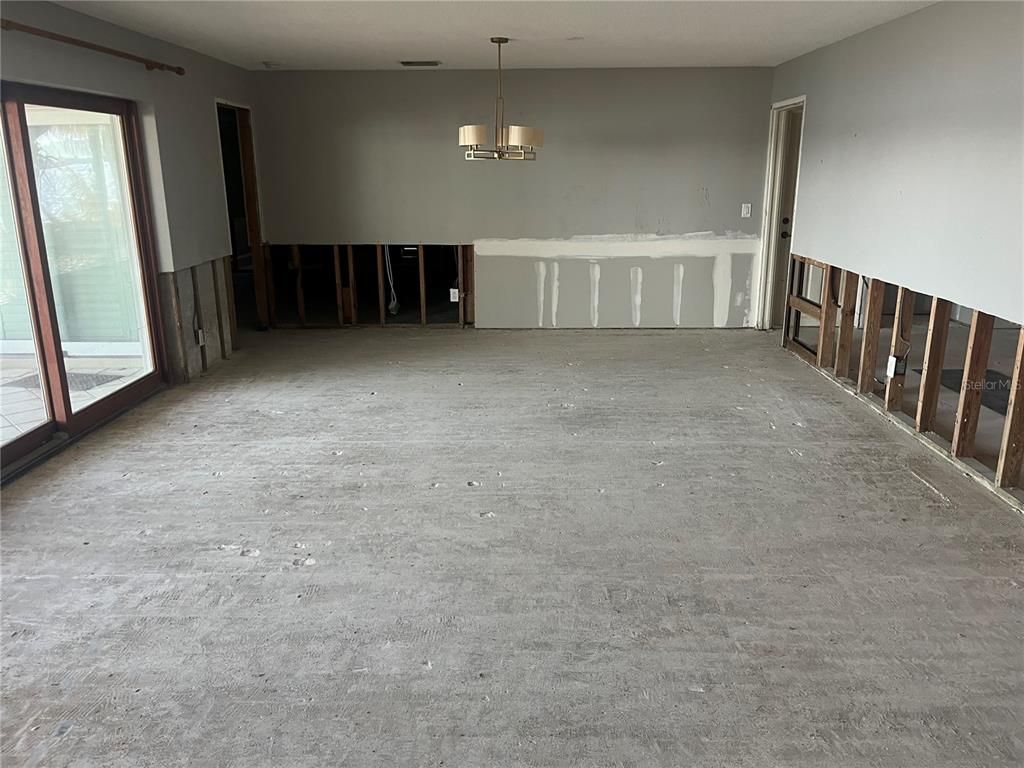 Empty room, Interior, Pendant Lights