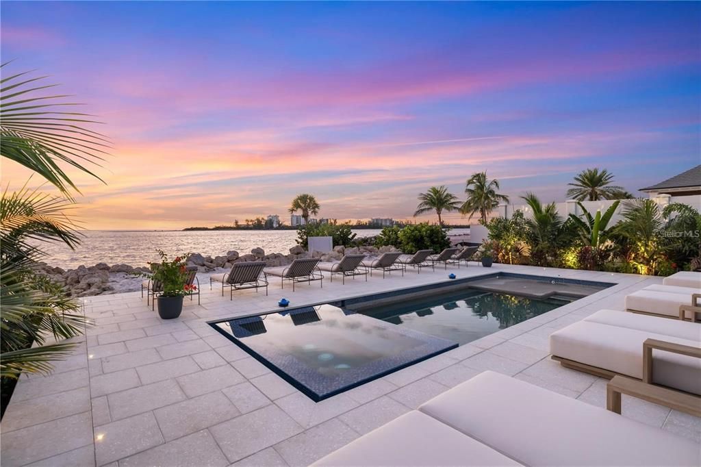 Exterior, Pool, Water